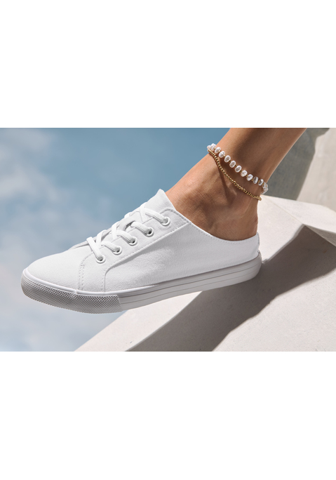 Bild: Sabot von Vivance: Sportlicher Sabot von Vivance. Mit Schnürung. Kann auch als Hausschuh getragen werden. Sehr bequem, für die Freizeit. Obermaterial, Futter und Decksohle aus Textil. Laufsohle aus Synthetik.