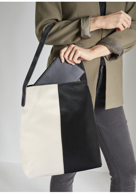 Bild: Shopper von Vivance: Edler Shopper von Vivance in hübschem Kontrastdesign. Herausnehmbare Innentasche. Hat viel Stauraum für alles, was beim Bummel oder im Urlaub mit muss und wertet jedes Outfit auf. Aus Lederimitat.