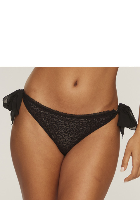 Bild: Slip von Vivance: Verführerischer Slip in klassischer Schnittform. Rundherum aus dezent transparentem Soft-Mesh im angesagten Leo-Look. Mit sexy Bändern an den Seiten. Mit eingearbeitetem Baumwollzwickel. Passender Push-up-BH aus der gleichen Serie erhältlich. Obermaterial: 84% Polyamid, 13% Elasthan, 3% Polyester.