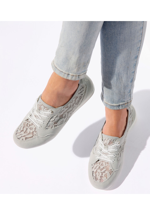 Bild: Sneaker von Vivance: VEGAN. Obermaterial aus Textil und Lederimitat. Futter und Decksohle aus Textil. Laufsohle aus Synthetik.
