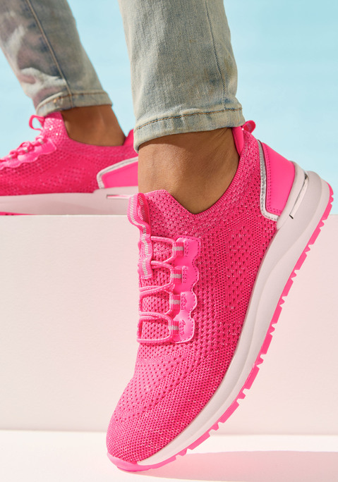 Bild: Sneaker von Vivance: Cooler Sneaker von Vivance. Elastische Schnürbänder für einen optimalen Tragekomfort. Hergestellt aus weichem, dehnbaren Textilmaterial, das sich optimal an den Fuß anpasst.