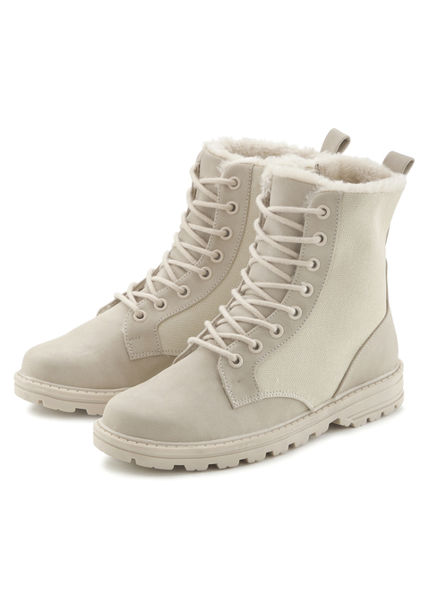 Bild: Stiefelette von Vivance: Komfortable Stiefelette von Vivance mit kuscheligem Warmfutter und leichter Profilsohle. Verfügt über einen seitlichen Reißverschluss für einen optimalen Ein- und Ausstieg. Perfekt geeignet für Outdoor-Aktivitäten wie zum Beispiel lange Spaziergänge.