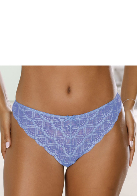 Bild: String von Vivance: Femininer String in eleganter Schnittform. Feiner Zierschleife in der vorderen Mitte. Rundherum aus dezent transparenter Spitze gefertigt. Mit eingearbeitetem Baumwollzwickel. Mit passendem BH aus der gleichen Serie erhältlich.