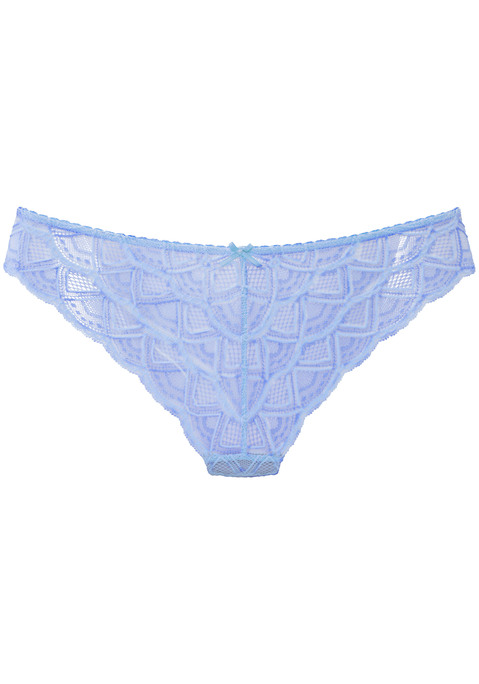 Bild: String von Vivance: Femininer String in eleganter Schnittform. Feiner Zierschleife in der vorderen Mitte. Rundherum aus dezent transparenter Spitze gefertigt. Mit eingearbeitetem Baumwollzwickel. Mit passendem BH aus der gleichen Serie erhältlich.