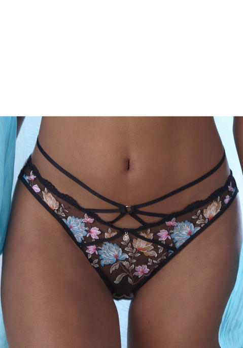 Bild: String von Vivance: Femininer String mit edlem Schmuckaccessoire. Rundherum aus bunter, floraler Spitze. Mit verführerischer Bänder-Optik am Bund. Mit eingearbeitetem Baumwollzwickel. Passende BHs erhältlich, um dein Dessous-Set zu vervollständigen. Aus 85% Polyamid, 15% Elasthan.