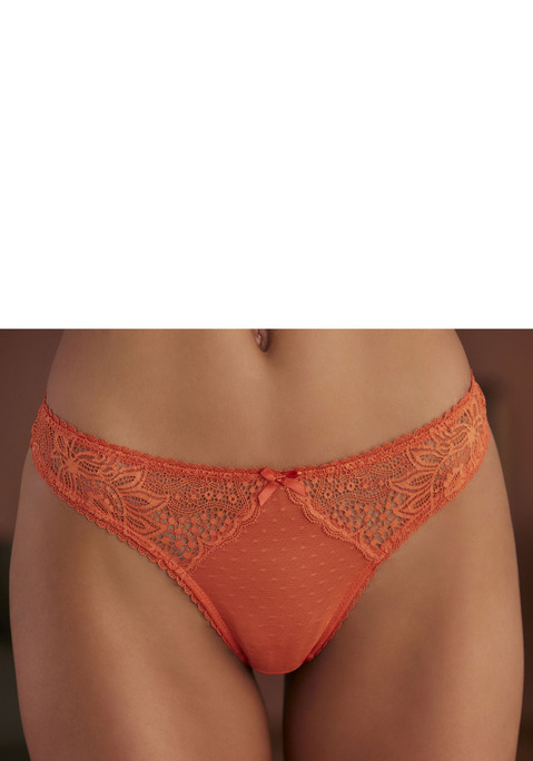 Bild: String von Vivance: Femininer String mit dezenten Spitzenborten und Zierschleife. Feine Einsätze aus floraler Spitze an beiden Seiten vorne. Vorne aus angenehm weichen Materialmix. Mit eingearbeitetem Baumwollzwickel. Mit passendem BH aus der gleichen Serie erhältlich. Obermaterial: 90% Polyamid, 10% Elasthan.