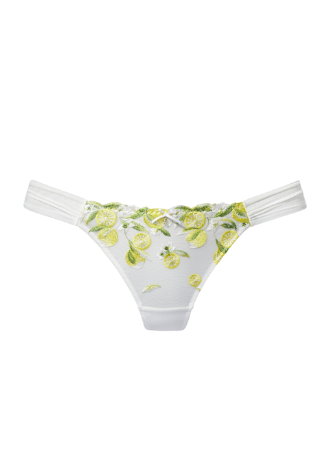 Bild: String von Vivance: Femininer String. Aus Spitze mit Zitronen-Stickerei und dezent transparentem Mesh. Mit feiner Zierschleife und Glitzerelement in der vorderen Mitte. Mit eingearbeitetem Baumwollzwickel. Passender BH erhältlich, um dein Lingerie-Set zu vervollständigen. Aus 85% Polyamid, 15% Elasthan.