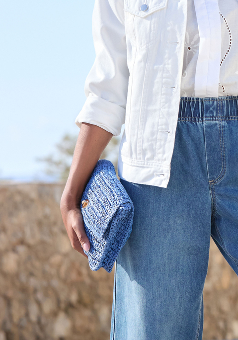 Bild: Umhängetasche von Vivance: Umhängetasche von VIVANCE. Aus Papierstroh. Maße (H/B/T) = 19/23/5cm.