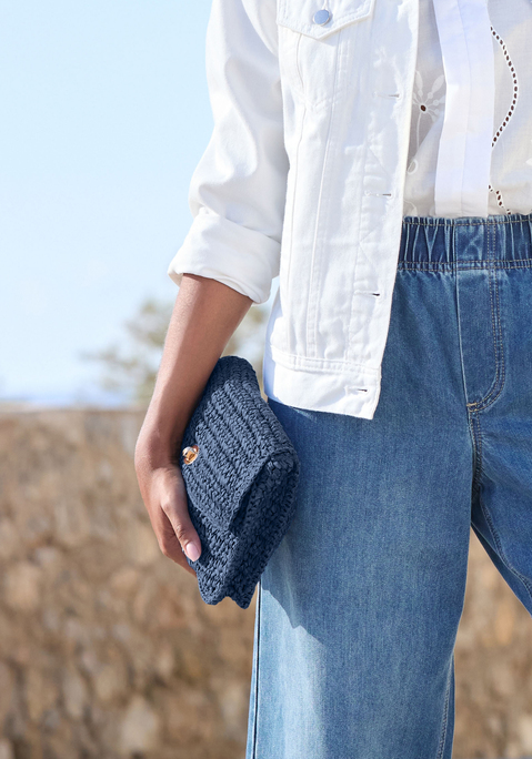 Bild: Umhängetasche von Vivance: Umhängetasche von VIVANCE. Aus Papierstroh. Maße (H/B/T) = 19/23/5cm.