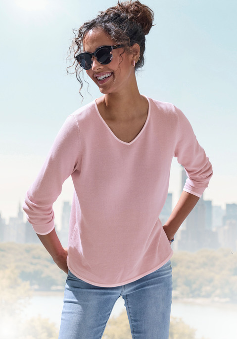 Bild: V-Ausschnitt-Pullover von Vivance: Bequemer Strickpullover von Vivance. V-Ausschnitt und gerader Saum mit Kontrastkante. Figurumspielende Passform. Vielseitig kombinierbar. Weiche Strickqualität mit Viskoseanteil.