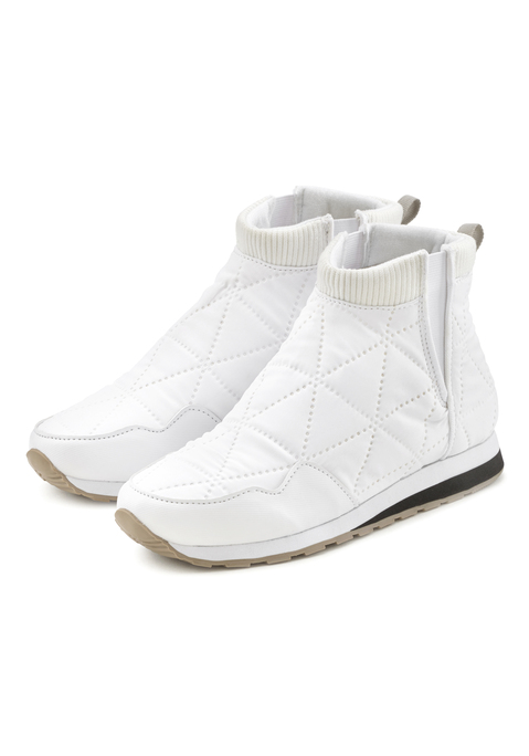 Bild: Winterstiefelette von Vivance: Besonders leichte Boots VEGAN von Lascana in modischer Stepp-Optik. Sehr komfortabel und bequem. Obermaterial aus Nylon und Lederimitat. Futter und Decksohle aus Textil. Laufsohle aus Synthetik.