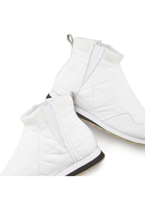 Bild: Winterstiefelette von Vivance: Besonders leichte Boots VEGAN von Lascana in modischer Stepp-Optik. Sehr komfortabel und bequem. Obermaterial aus Nylon und Lederimitat. Futter und Decksohle aus Textil. Laufsohle aus Synthetik.
